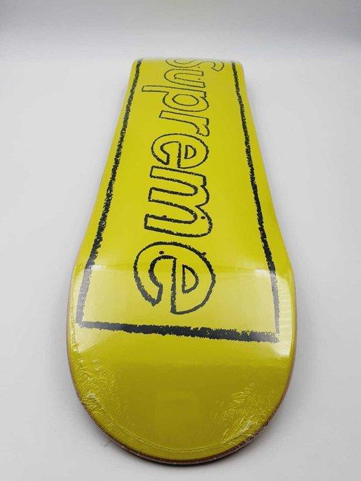 Kaws (1974) - NO RESERVE Kaws x Supreme Skateboard Chalk, Antiek en Kunst, Kunst | Schilderijen | Modern