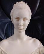 A . Giannelli - sculptuur, Jeune Fille Elégante - 1,3 kg -