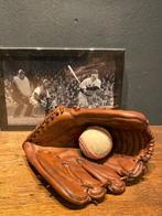 Vintage baseball glove - baseball ball - baseball handschoen, Verzamelen, Nieuw