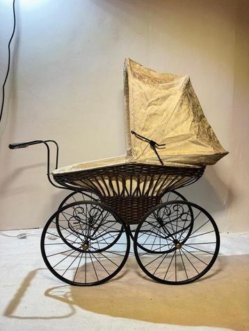 . - Poussette-jouet Antieke Speelgoed Kinderwagen met, Antiquités & Art
