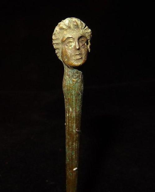 Oud-Romeins Kledingspeld versierd met een jonge mannelijke, Antiek en Kunst, Antiek | Overige Antiek