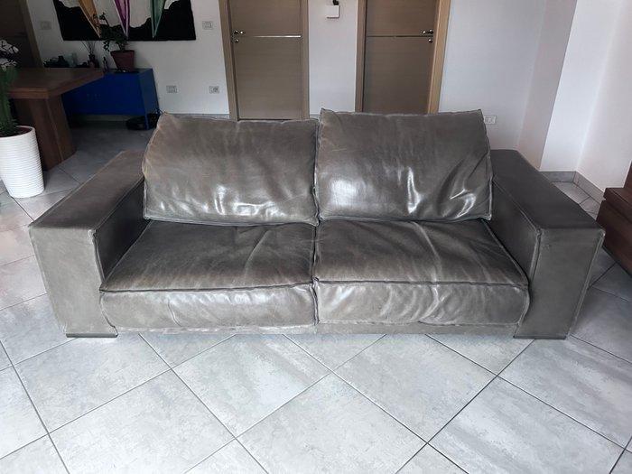 Baxter - Paola Navone - Sofa - Budapest - Kalfsleer - Baxter, Antiek en Kunst, Antiek | Meubels | Stoelen en Sofa's