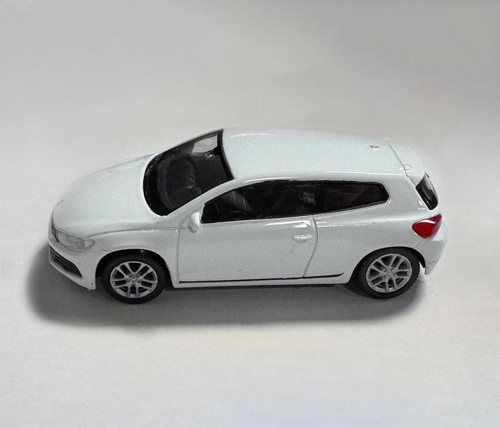Schaalmodel VW Scirocco (schaal 1:43, ca. 10x4x3 cm, wit), Doe-het-zelf en Bouw, Gereedschap | Overige machines, Nieuw, Verzenden