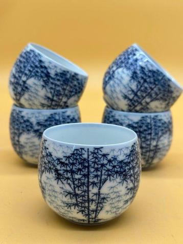 Harnas - Chinese theeluxe – 5 stijlvolle porseleinen tassen, Antiek en Kunst