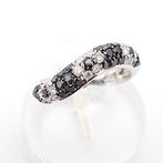 Ring - 18 karaat Witgoud - 0.88ct. tw. Diamant (Natuurlijk), Handtassen en Accessoires, Ringen, Nieuw