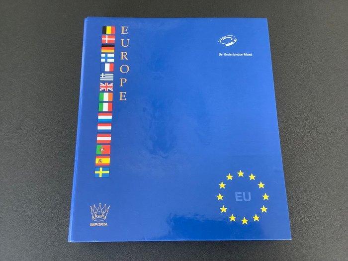 Wereld. Partij wereldmunten in 4 albums. (Zonder, Postzegels en Munten, Munten | Europa | Niet-Euromunten