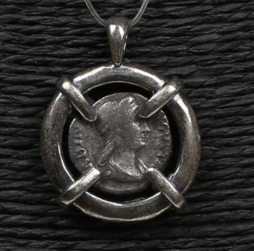 Argent moderne Pendentif avec denier romain