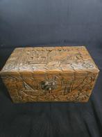 Kist (2) - Hout - Kamfer&fries snijwerk