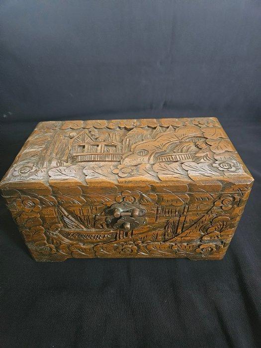 Kist (2) - Hout - Kamfer&fries snijwerk, Antiquités & Art, Antiquités | Autres Antiquités