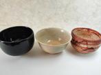Black Raku tea bowls and others - Signed - Chawan (3) -
