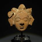 Majapahit Terracotta Hoofdfiguur. 900-1000 n.Chr. 7 cm H.