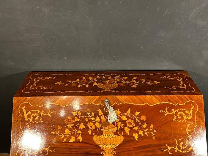 Commode - Walnoot- en lariks hout., Antiquités & Art, Antiquités | Autres Antiquités