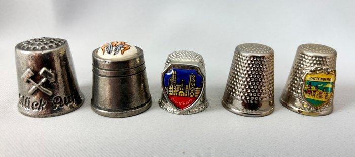 Div. fabr. - Vingerhoed (80) Vintage - Metalen vingerhoedjes, Antiquités & Art, Antiquités | Jouets