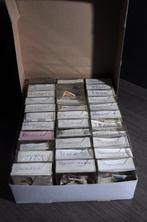 Wereld - Uitzoekpartij met diverse landen in bakjes,, Gestempeld