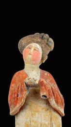 Oud-Chinees Terracotta, Beschilderd aardewerk figuur van een, Verzamelen