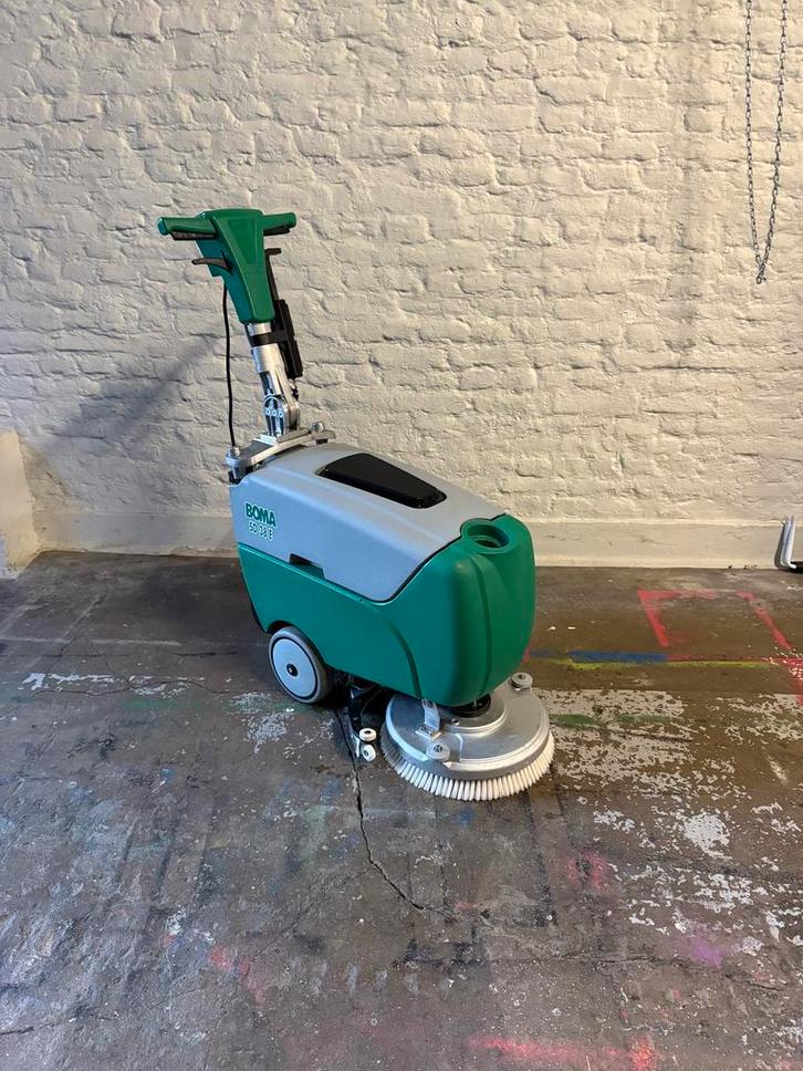 Autolaveuse BOMA SD 38 E - sur cable 220v, Bricolage & Construction, Matériel de nettoyage, Machine de nettoyage à brosse, Comme neuf