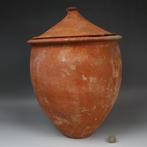 Romain antique Terre cuite urne funéraire avec couvercle.