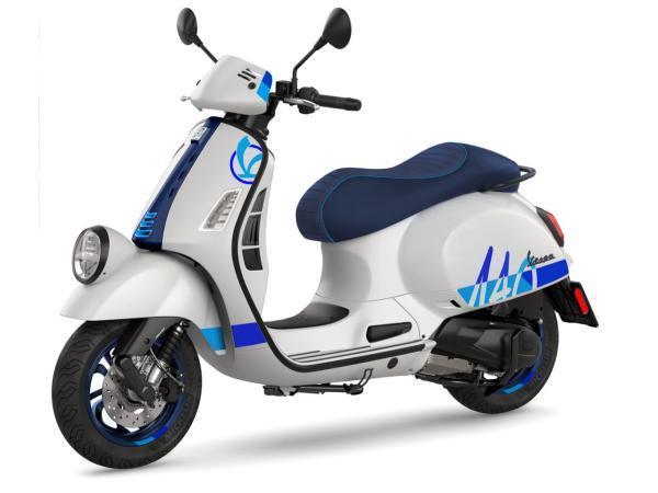 Veiling - Vespa GTV 300 140 Jaar Editie NIEUW, Fietsen en Brommers, Scooters | Vespa, Nieuw