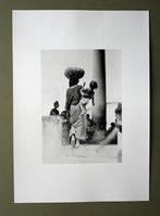 Tina Modotti - At the entrance of the market in Tehuantepec