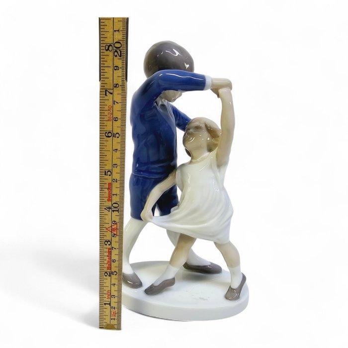 Bing & Grondahl - Beeldje - Boy and Girl Dancing - Porselein, Antiek en Kunst, Antiek | Glaswerk en Kristal