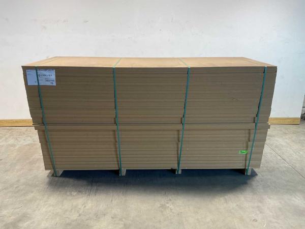 Veiling - 70x MDF plaat 2620x1008mm ongegrond 18mm, Doe-het-zelf en Bouw, Platen en Panelen, Nieuw