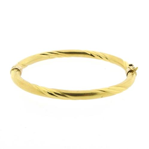 18 Krt. Gouden gedraaide slavenarmband  | Ø 60 mm, Handtassen en Accessoires, Armbanden, Overige kleuren, Gebruikt, Goud, Ophalen of Verzenden