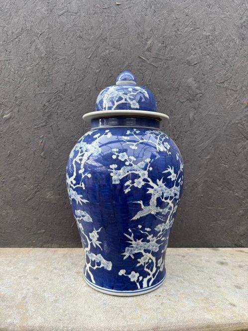 dekselvaas - Porselein - A lidded vase ice-crack, Antiek en Kunst, Curiosa en Brocante