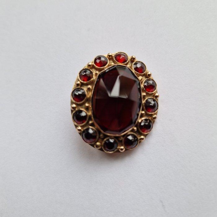Broche - 14 karaat Geel goud Granaat - Entourage broche, Handtassen en Accessoires, Antieke sieraden