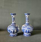 Maastrichts Aardewerk - Vase (2)  - Faïence, Antiek en Kunst