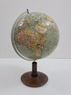 Globe - 1920-1930