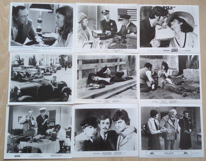 Lot of 300 - Movie stills, photos, mini-lobby cards (1970s), Verzamelen, Film en Tv