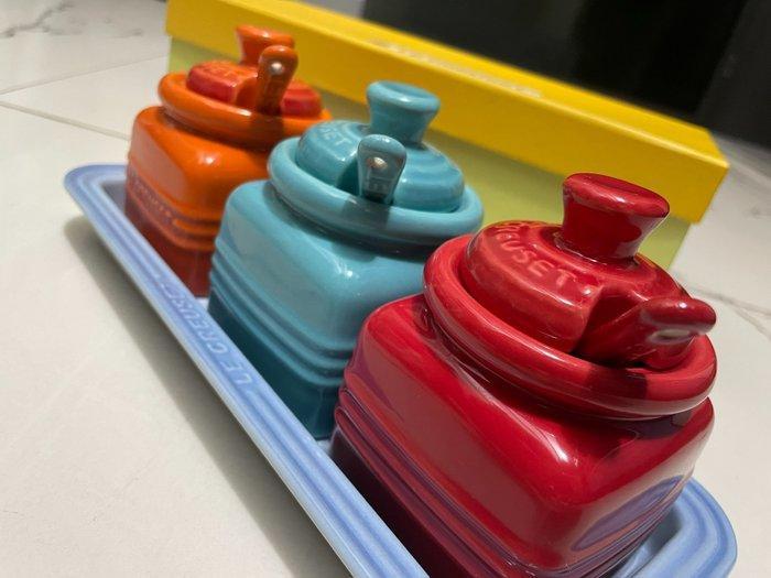 Le Creuset - Colorful spice jar set - Olie-en-azijnstelletje, Antiek en Kunst, Antiek | Keukengerei