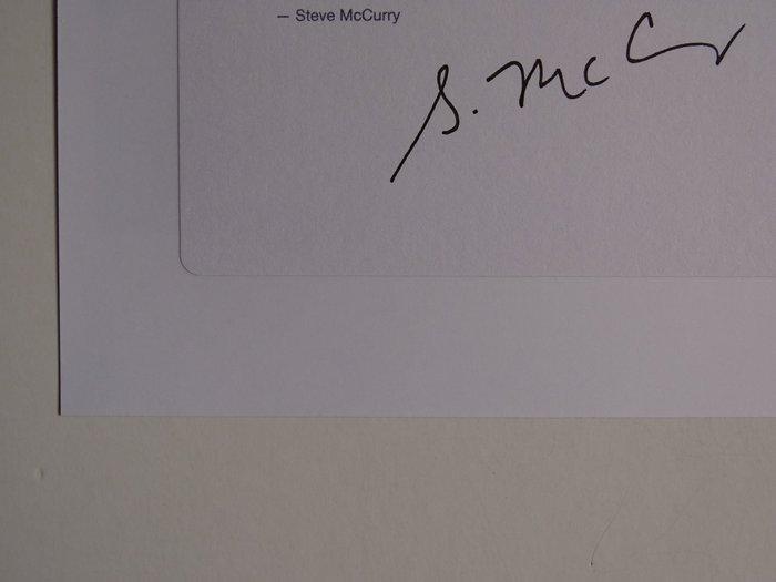 Steve McCurry (1950–) - Fisherman, Sri Lanka, 1995, Antiek en Kunst, Kunst | Designobjecten