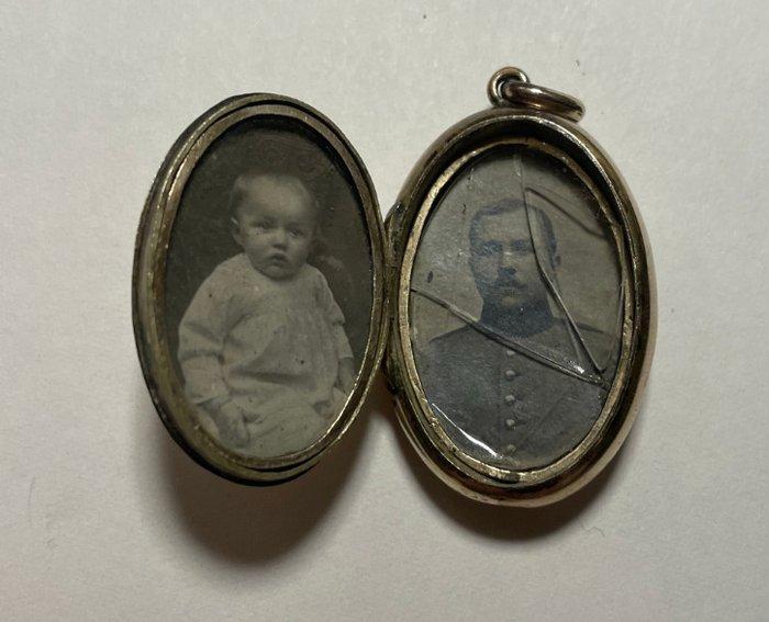 Medaille hanger - 14 karaat Geel goud, Handtassen en Accessoires, Antieke sieraden