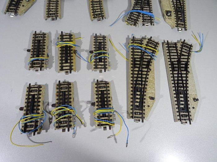 Märklin H0 - Modeltreinsporen (13) - 7 elektrische wissels +, Hobby en Vrije tijd, Modeltreinen | H0