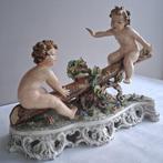 Carlo Mollica - Beeld, Putti - 44 cm - Biscuit - keramiek, Antiek en Kunst