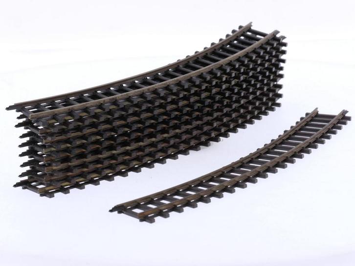Schaal H0m Bemo 4230 gebogen rails 30° R = 330 doos à 10.., Hobby en Vrije tijd, Modeltreinen | H0, Gelijkstroom, Rails, Gebruikt