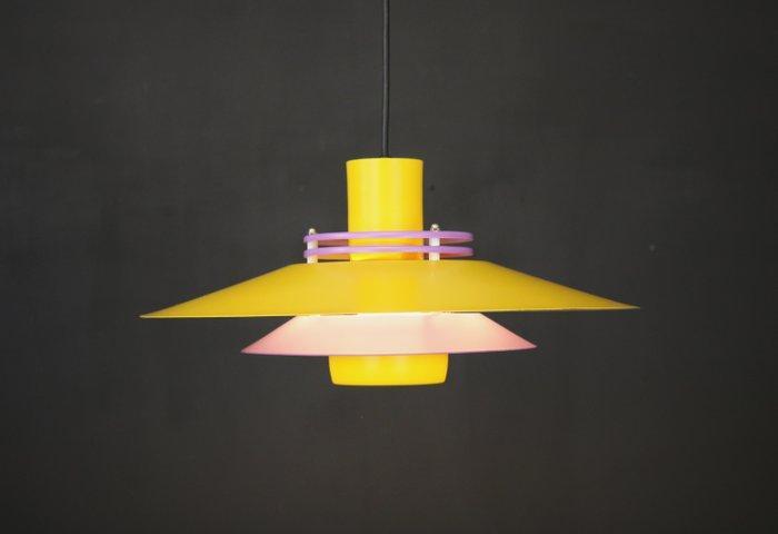 Geel en paars - Lampe à suspendre - Deens design - Aluminium, Antiquités & Art, Antiquités | Éclairage