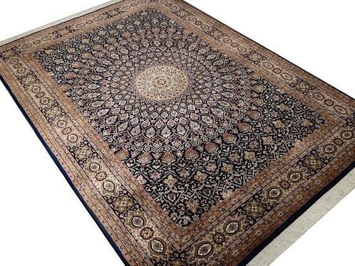 Tabriz Gombad met zijde - Tapijt - 240 cm - 170 cm, Huis en Inrichting, Stoffering | Tapijten en Vloerkleden
