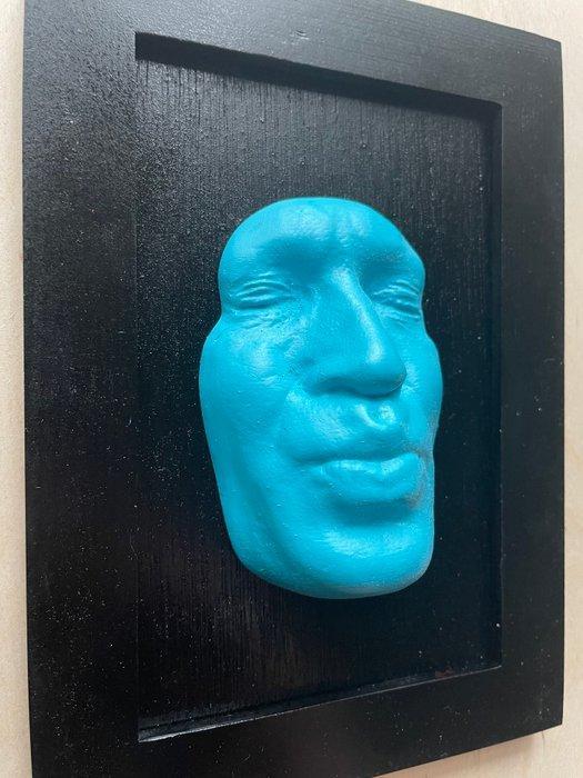 gregos - Small blue light kiss on black background-black, Antiquités & Art, Art | Objets design