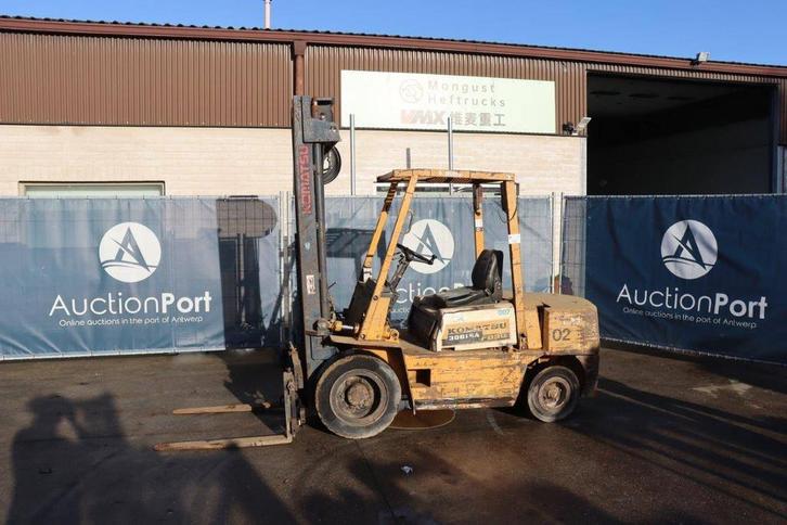 Veiling: Heftruck Komatsu 30615A Diesel, Articles professionnels, Machines & Construction | Chariots élévateurs & Transport interne