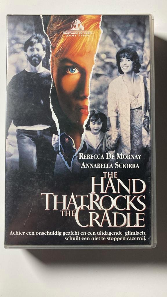 THE HAND THAT ROCKS THE CRADLE (VHS), Cd's en Dvd's, VHS | Film, Gebruikt