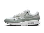 Nike Air Max 1 SC Mica Green - Maat 45 EU, Kleding | Heren, Schoenen, Ophalen of Verzenden, Nieuw