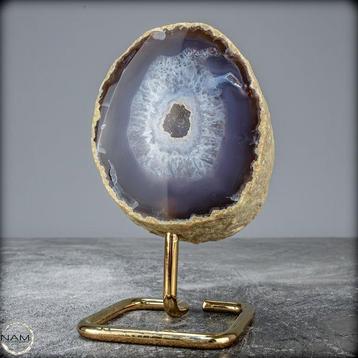 Belle agate naturelle sur stand, Brésil- 635.67 g