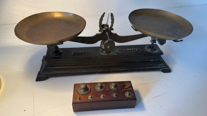 Ponterstok (2) - Verguld messing, Gietijzer - Weegschaal met, Antiek en Kunst, Curiosa en Brocante