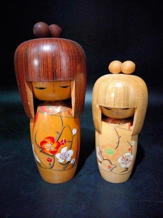Twee Creatieve Vintage Kokeshi door Kojo Tanaka (volkskunst), Antiquités & Art, Curiosités & Brocante