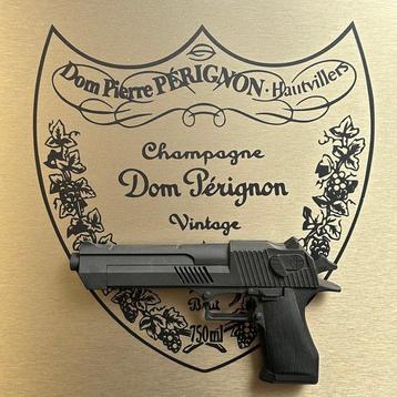 Daluxe Art - 1999 • Dom Pérignon Gun beschikbaar voor biedingen