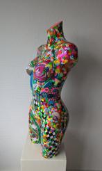Amanda Dake (1974) - sculptuur, Mannequin Cora - 84 cm -