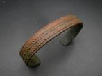 Viking period : beautiful bronze bracelet with decoration, Verzamelen