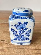 De Porceleyne Fles, Delft - dekselvaas - Aardewerk, Delfts